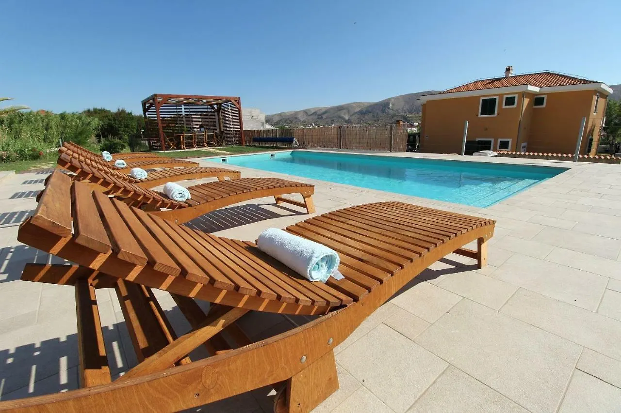 Vila Nainer Pag Town 0*,  Croatia