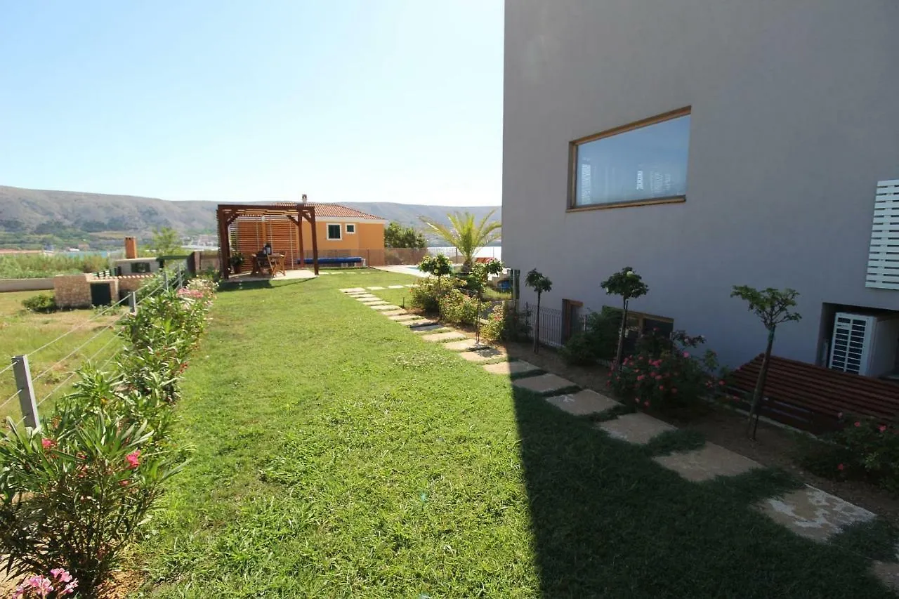 Vila Nainer Pag Town Apartment